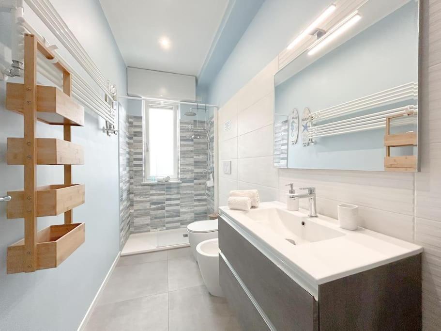 Free Parking - Elegante Casa Con Wifi -Smarttv Apartment Savona Luaran gambar