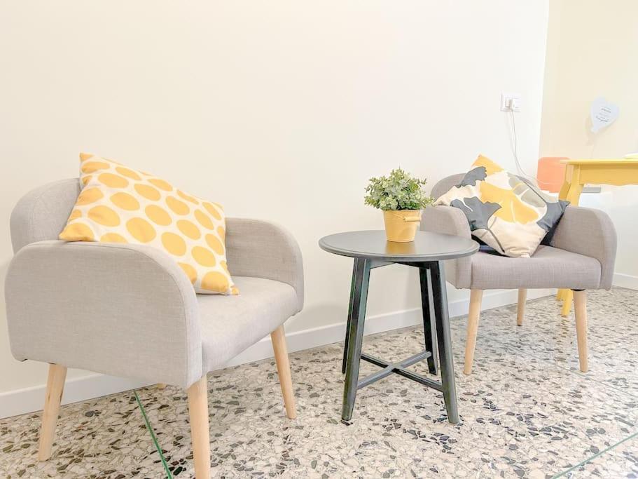 Free Parking - Elegante Casa Con Wifi -Smarttv Apartment Savona Luaran gambar