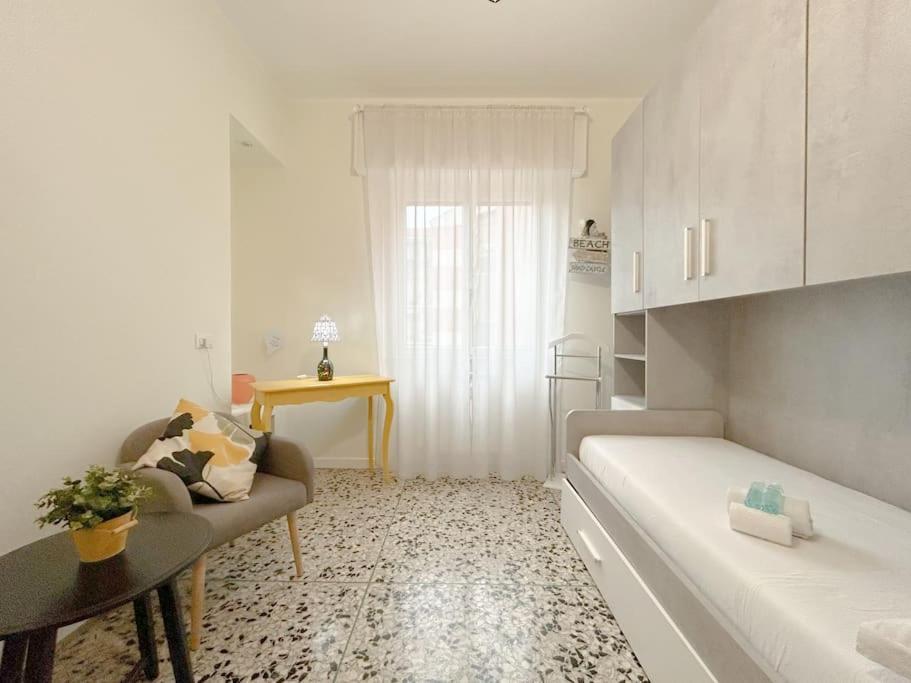 Free Parking - Elegante Casa Con Wifi -Smarttv Apartment Savona Luaran gambar