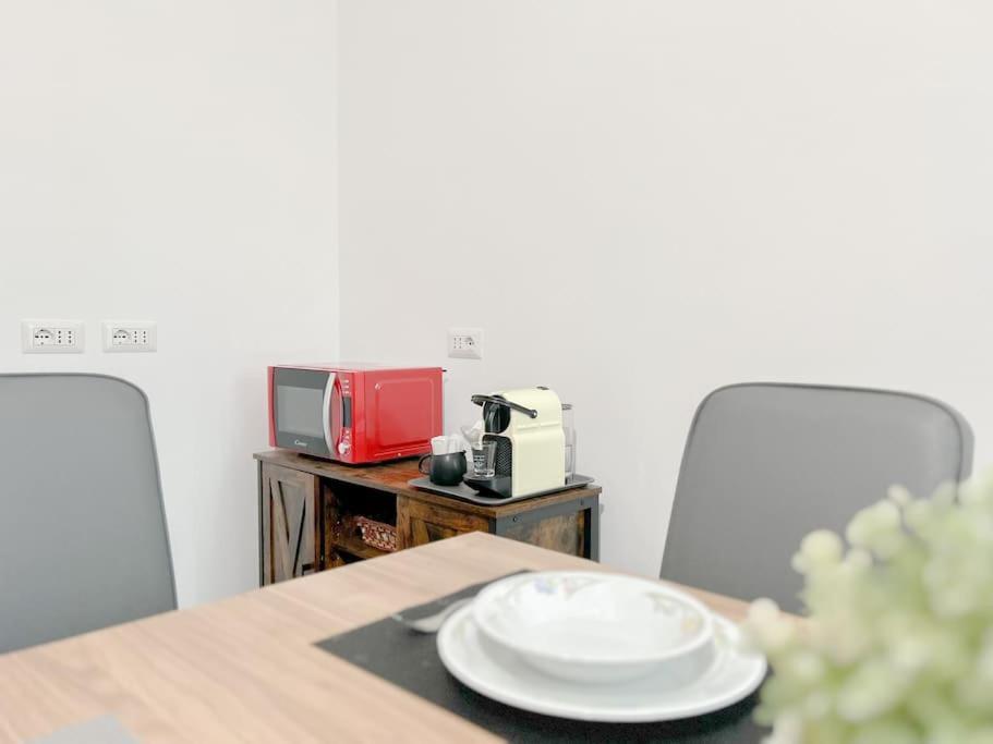 Free Parking - Elegante Casa Con Wifi -Smarttv Apartment Savona Luaran gambar